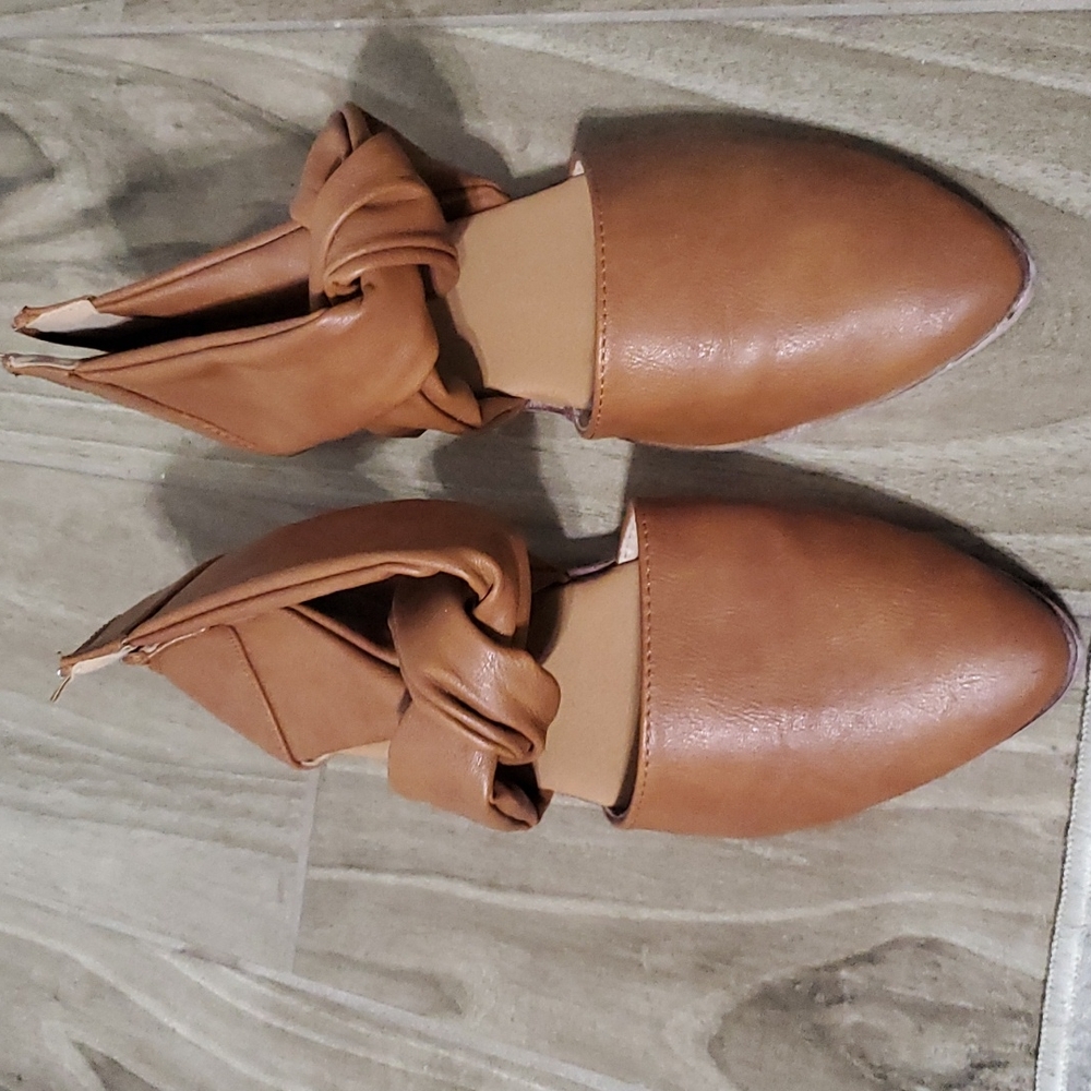 Flat shoes